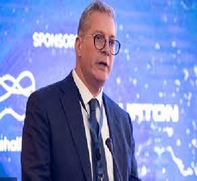 وزير البترول : يتفقد المراحل النهائية  لسفينه "التغيير" لاستقبال شحنات الغاز المسال 